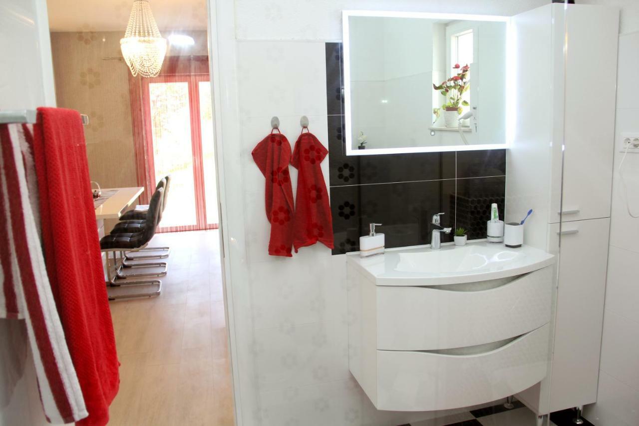 Apartmani Corleone Билице Екстериор снимка