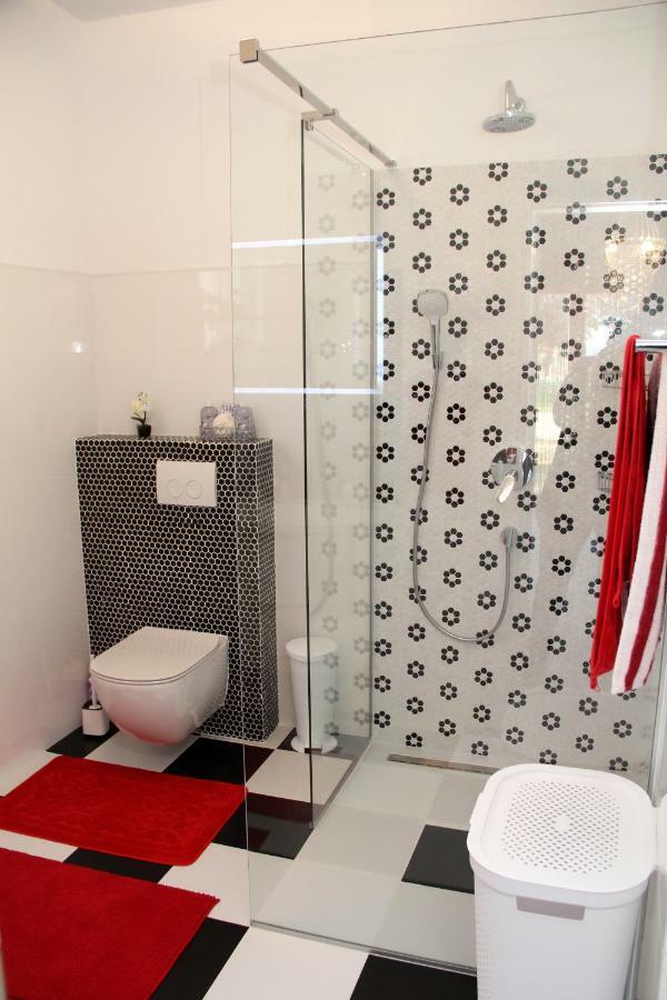 Apartmani Corleone Билице Екстериор снимка