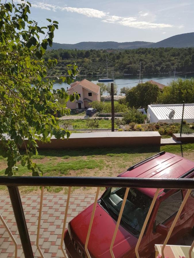Apartmani Corleone Билице Екстериор снимка